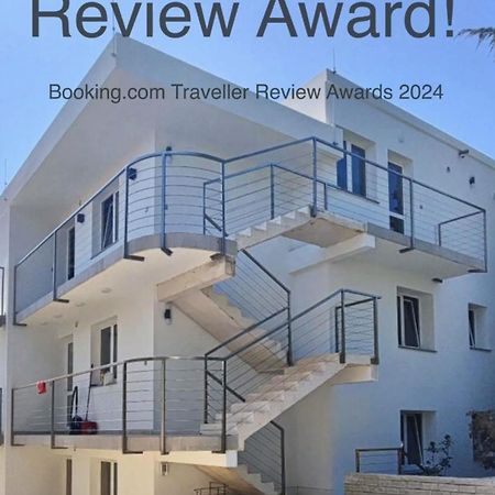 Guesthouse - Hotel California Новалья Экстерьер фото